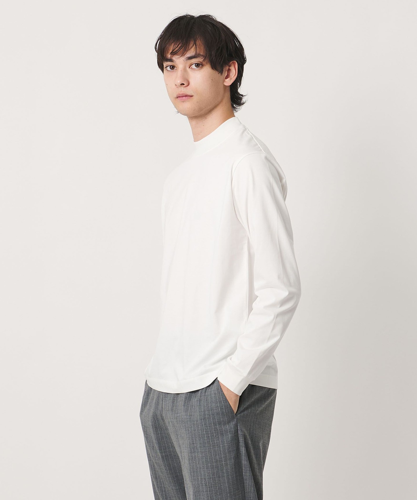 OFF WHITE