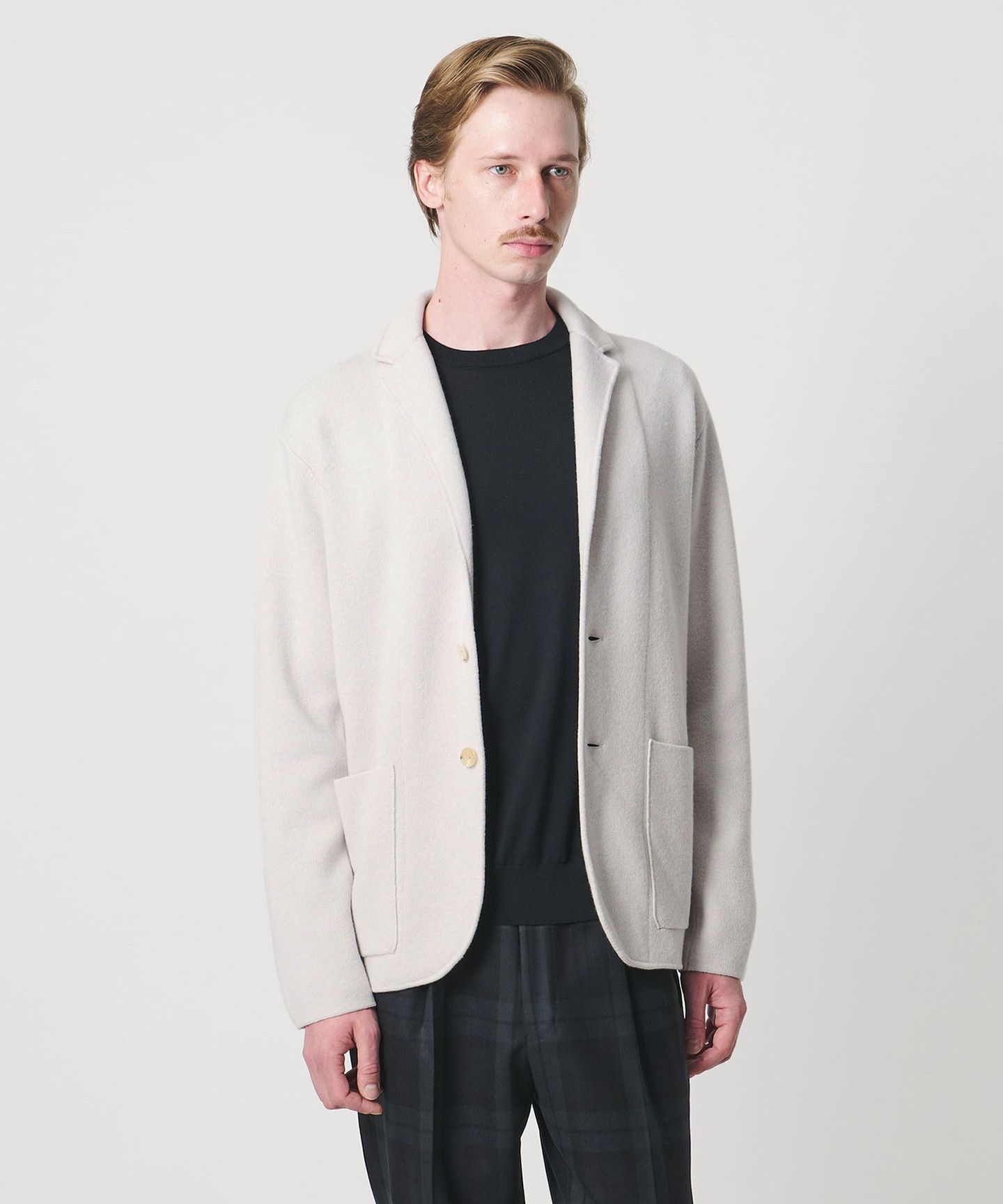 OFF WHITE