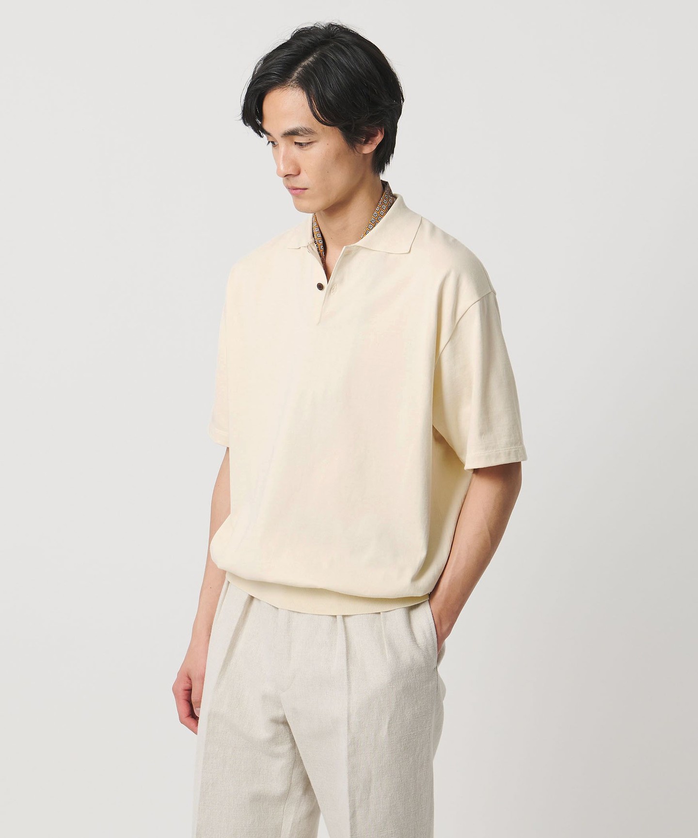 OFF WHITE