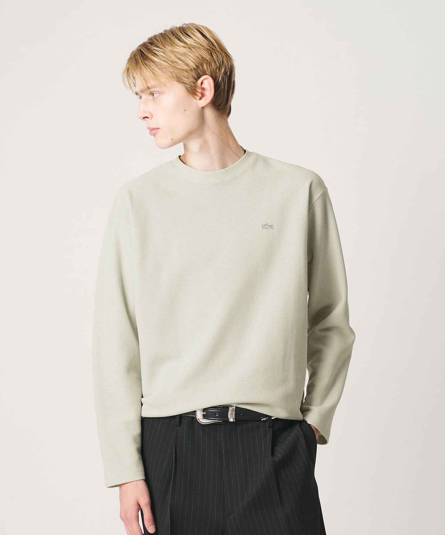 OFF WHITE