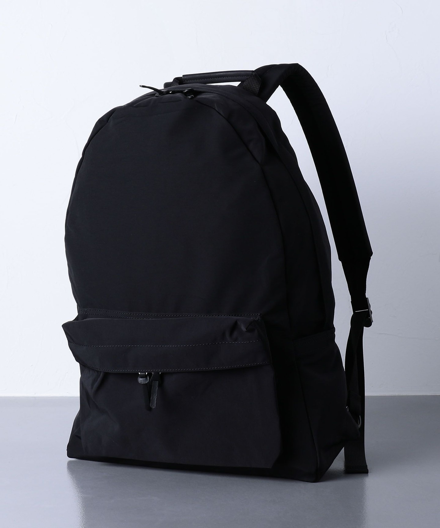 standard supply commute daypack