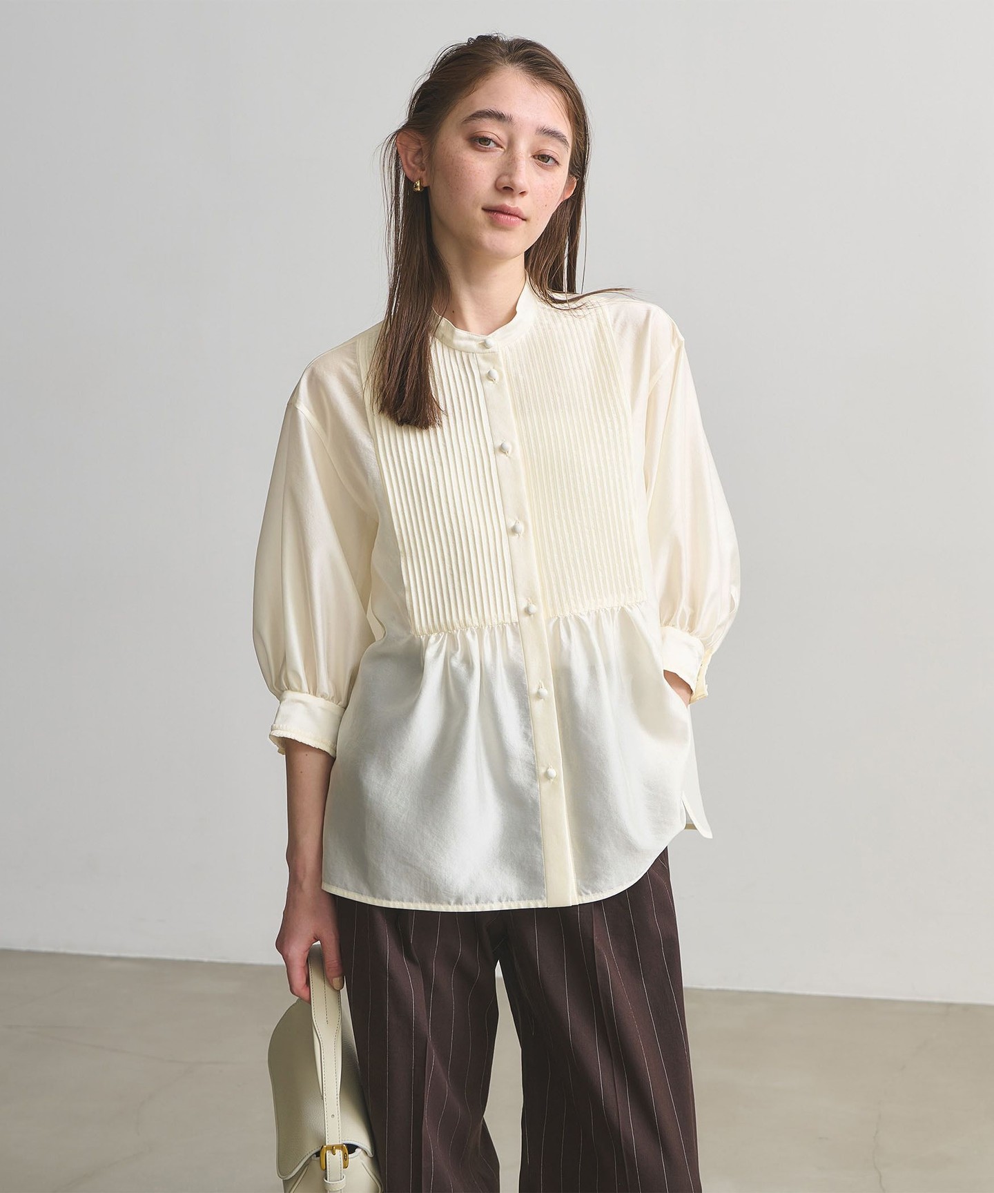 OFF WHITE