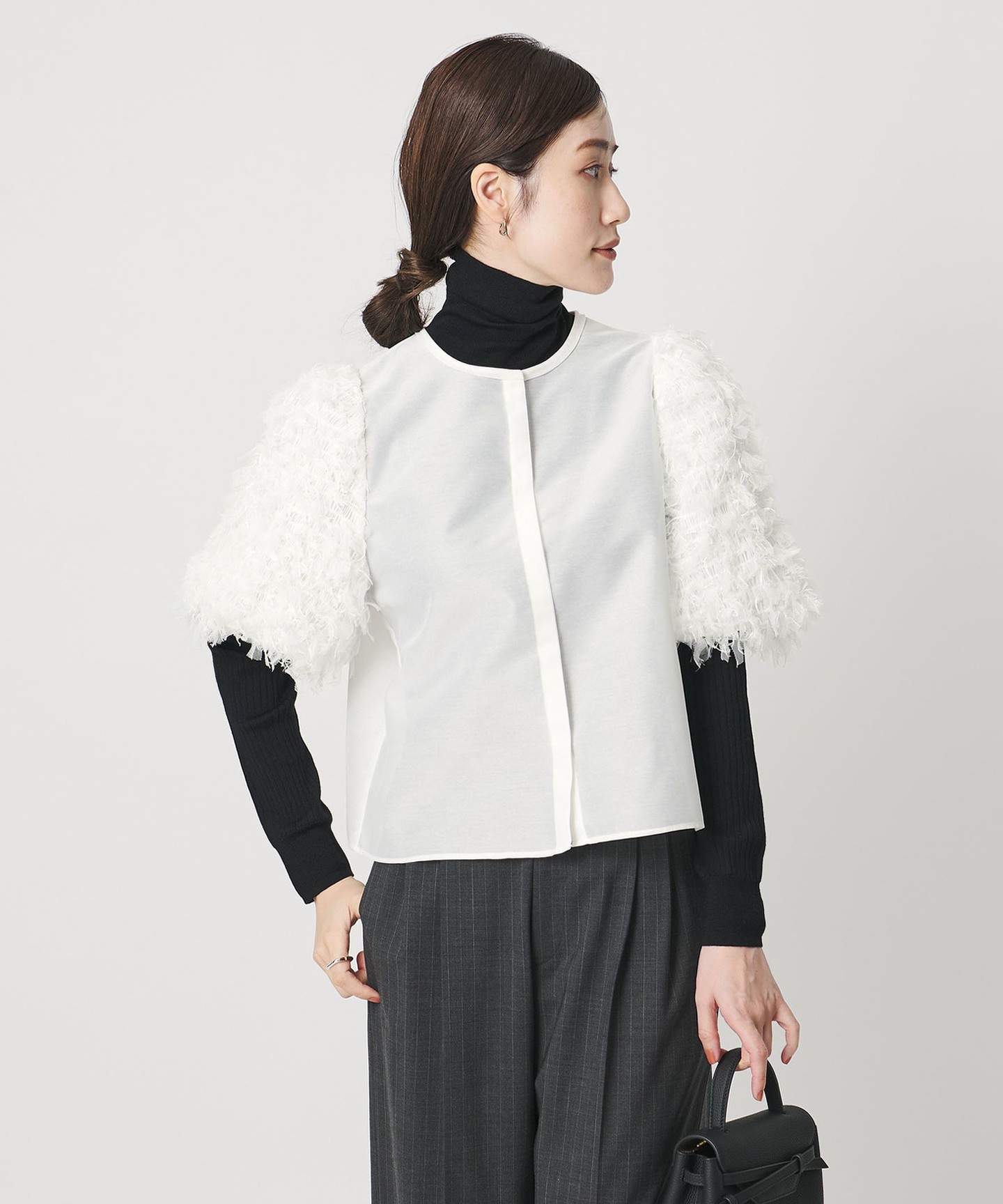 OFF WHITE