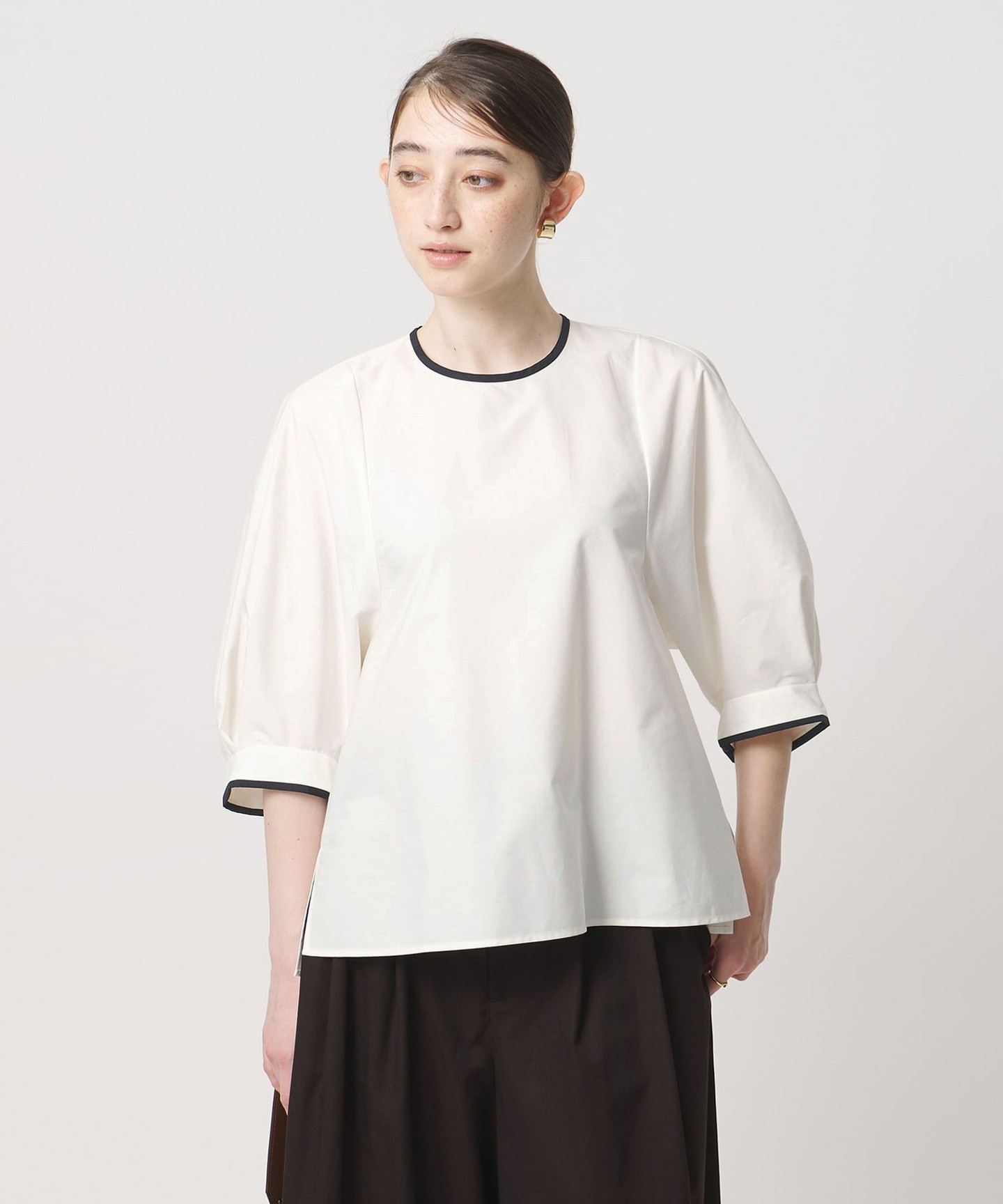 OFF WHITE