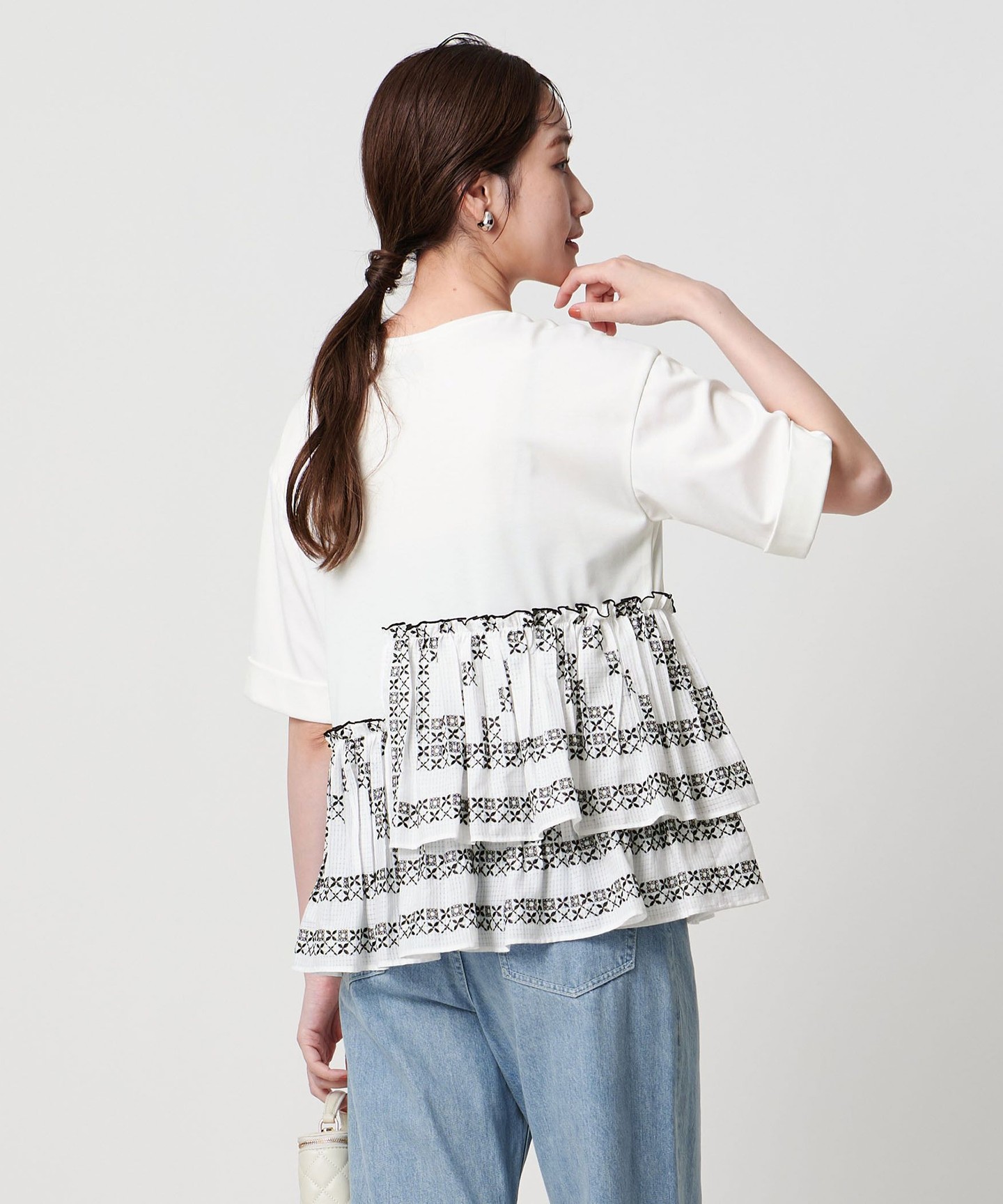 OFF WHITE