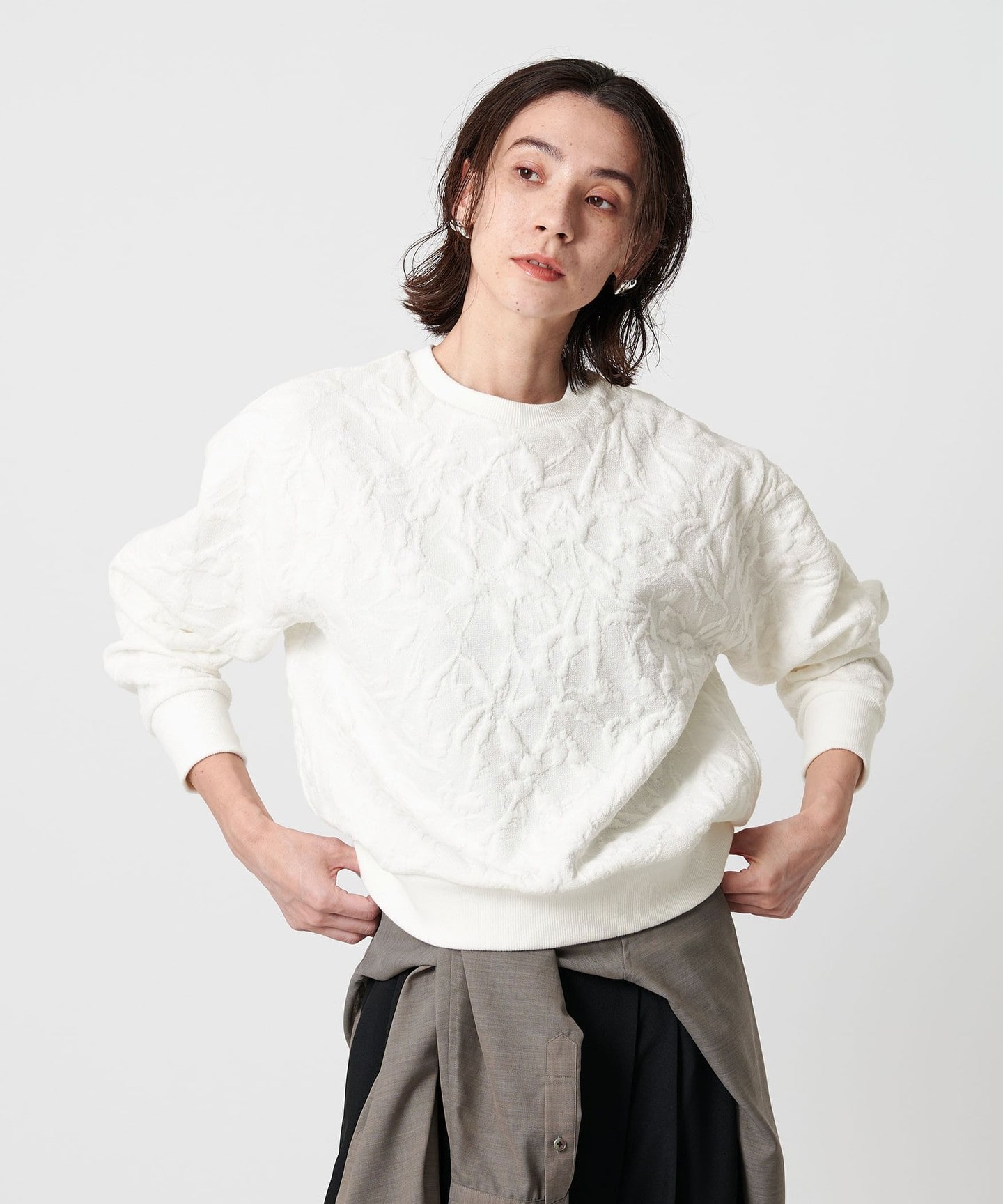 OFF WHITE