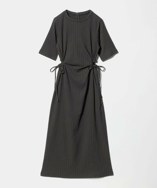 側邊挖洞短袖洋裝