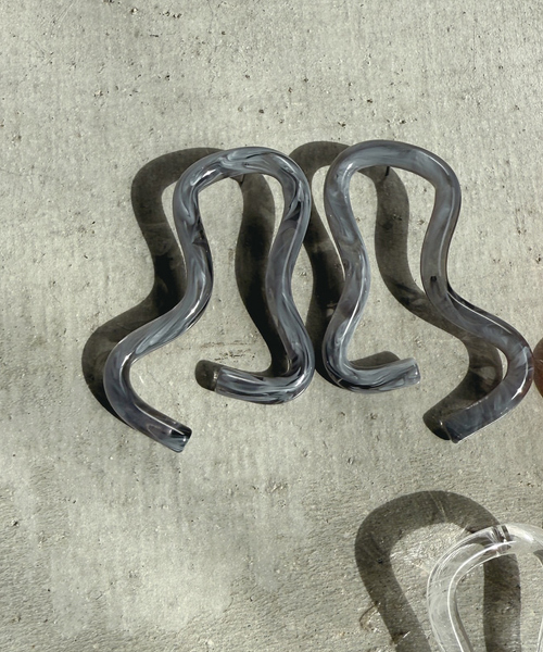 TW sAn bend P 波浪線條耳針式耳環