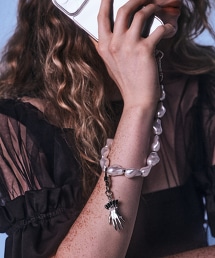 TW IRIS47 HAND PEAL STRP 名媛之手珍珠吊飾