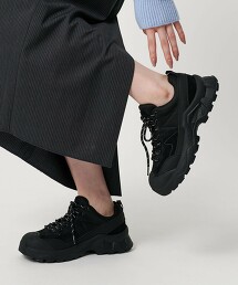 ＜MOHI...＞綁帶休閒運動鞋