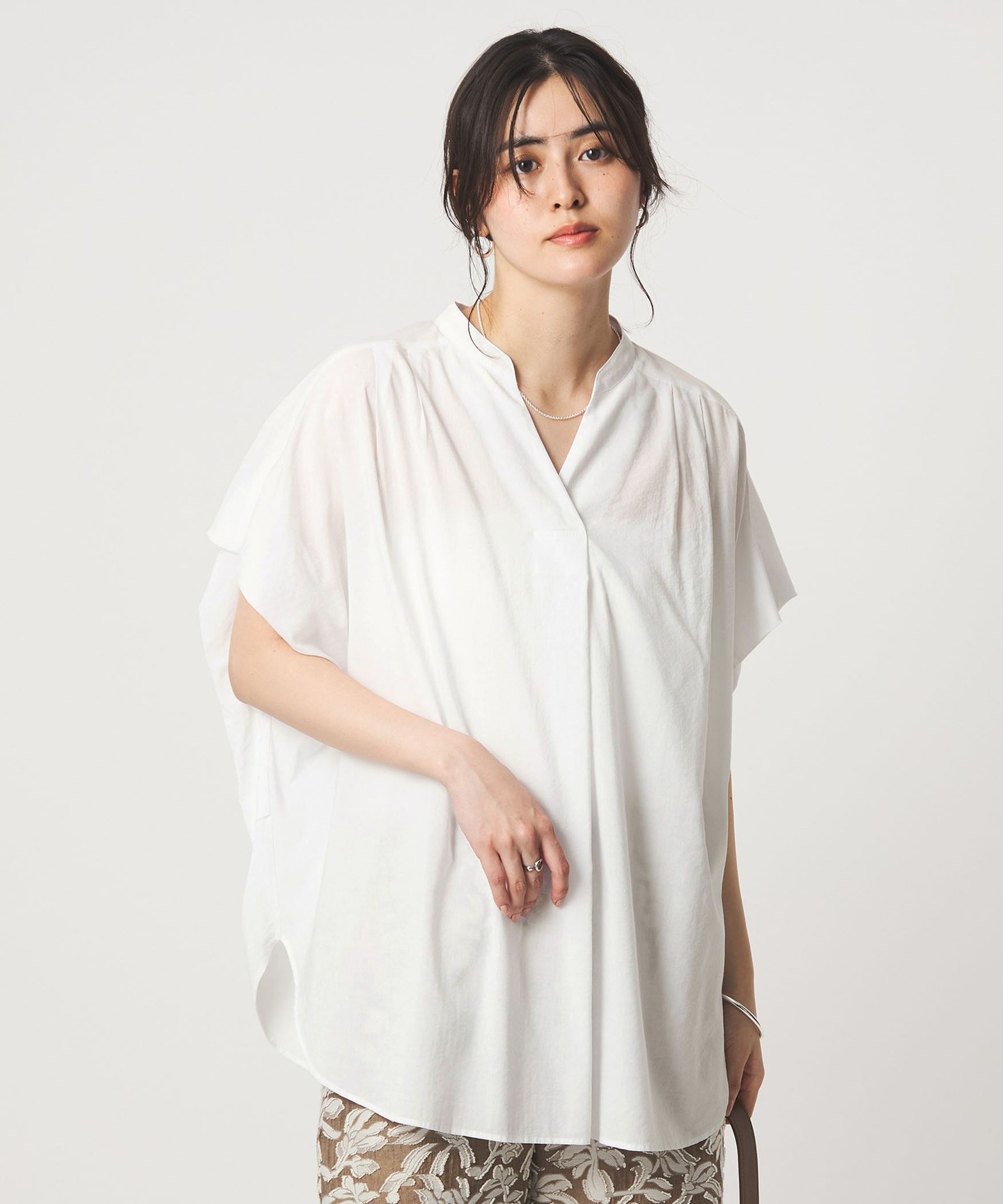 OFF WHITE