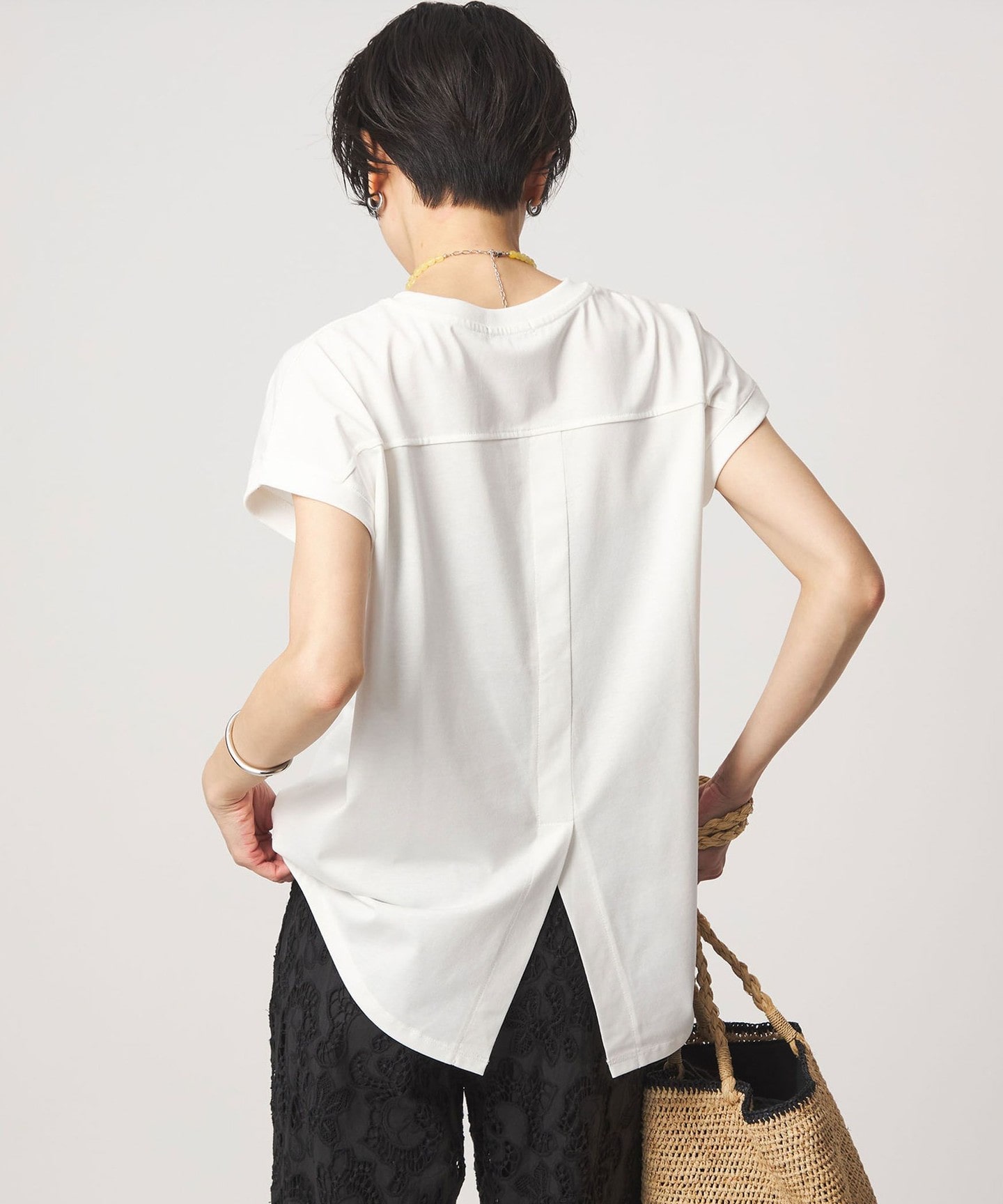 OFF WHITE