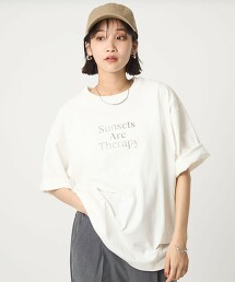 ＜at ease＞LOGO寬鬆短袖T恤