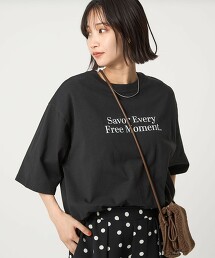 ＜at ease＞LOGO寬鬆短袖T恤