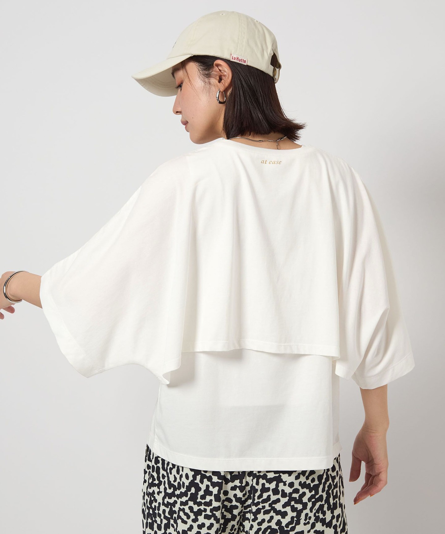 OFF WHITE