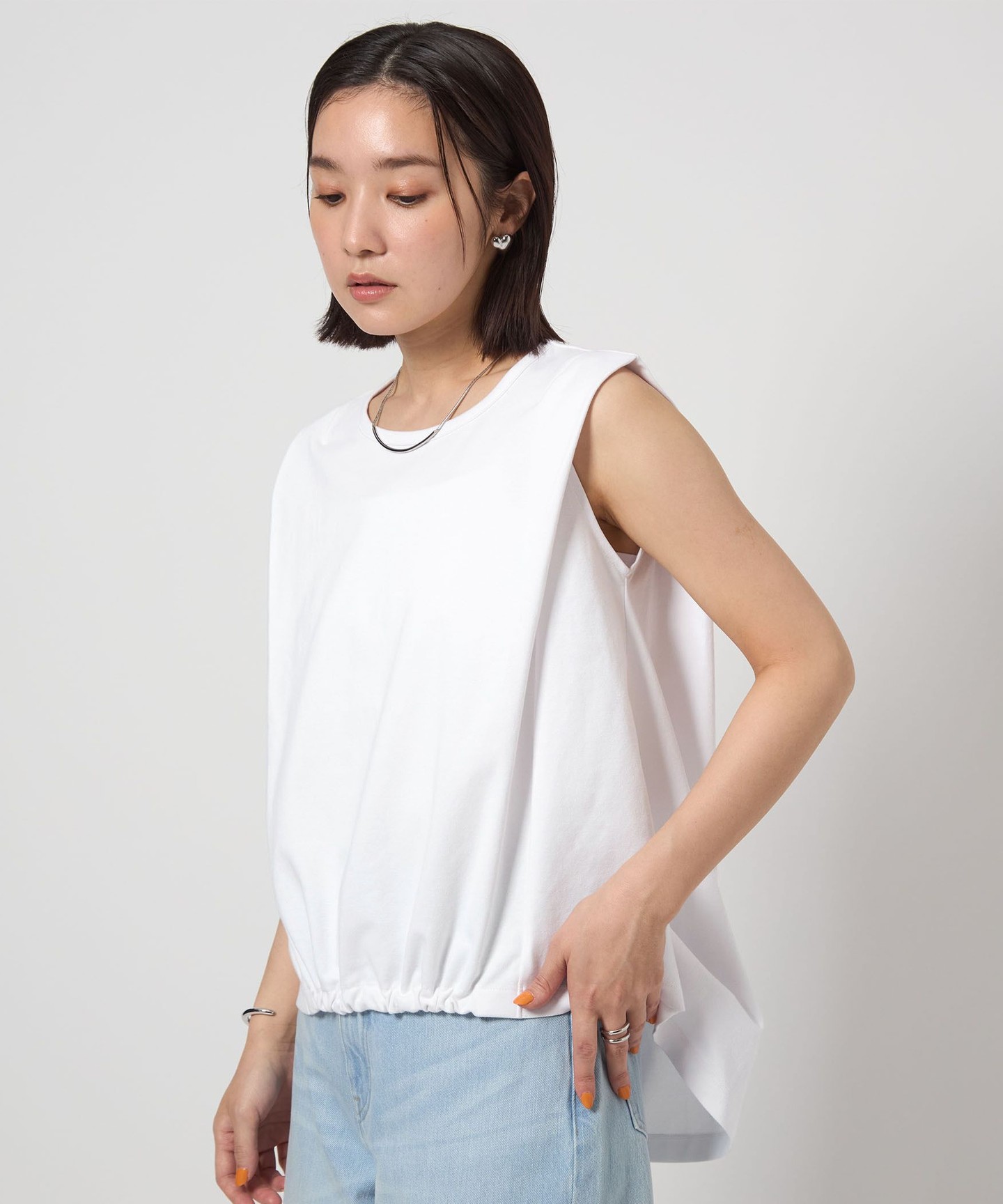 OFF WHITE