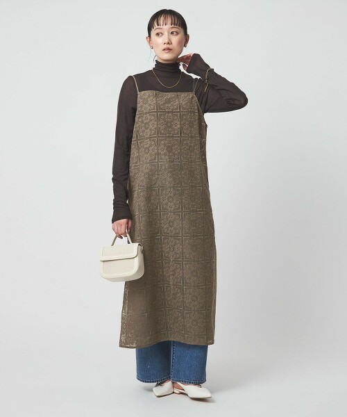 透膚蕾絲吊帶洋裝