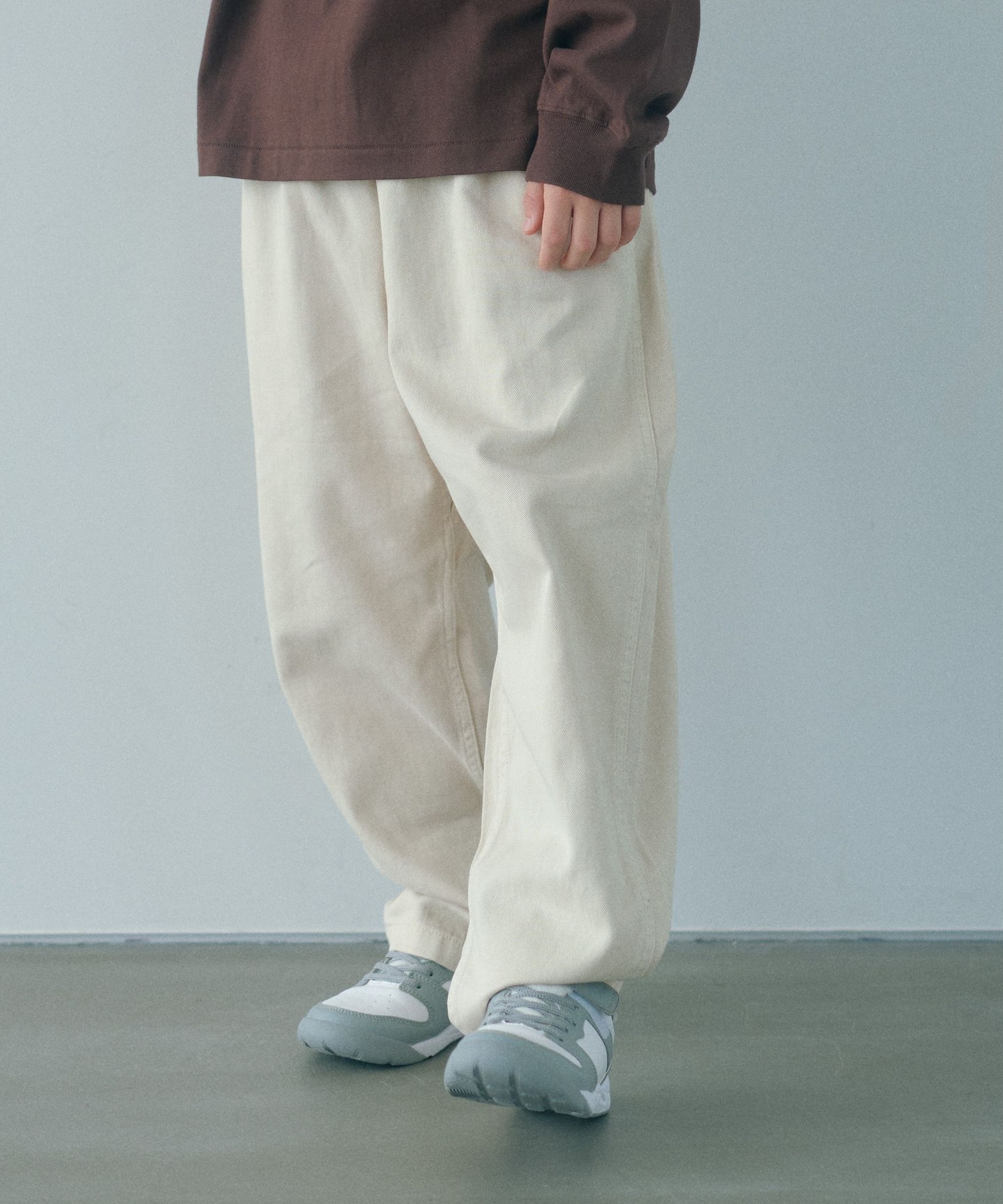 OFF WHITE