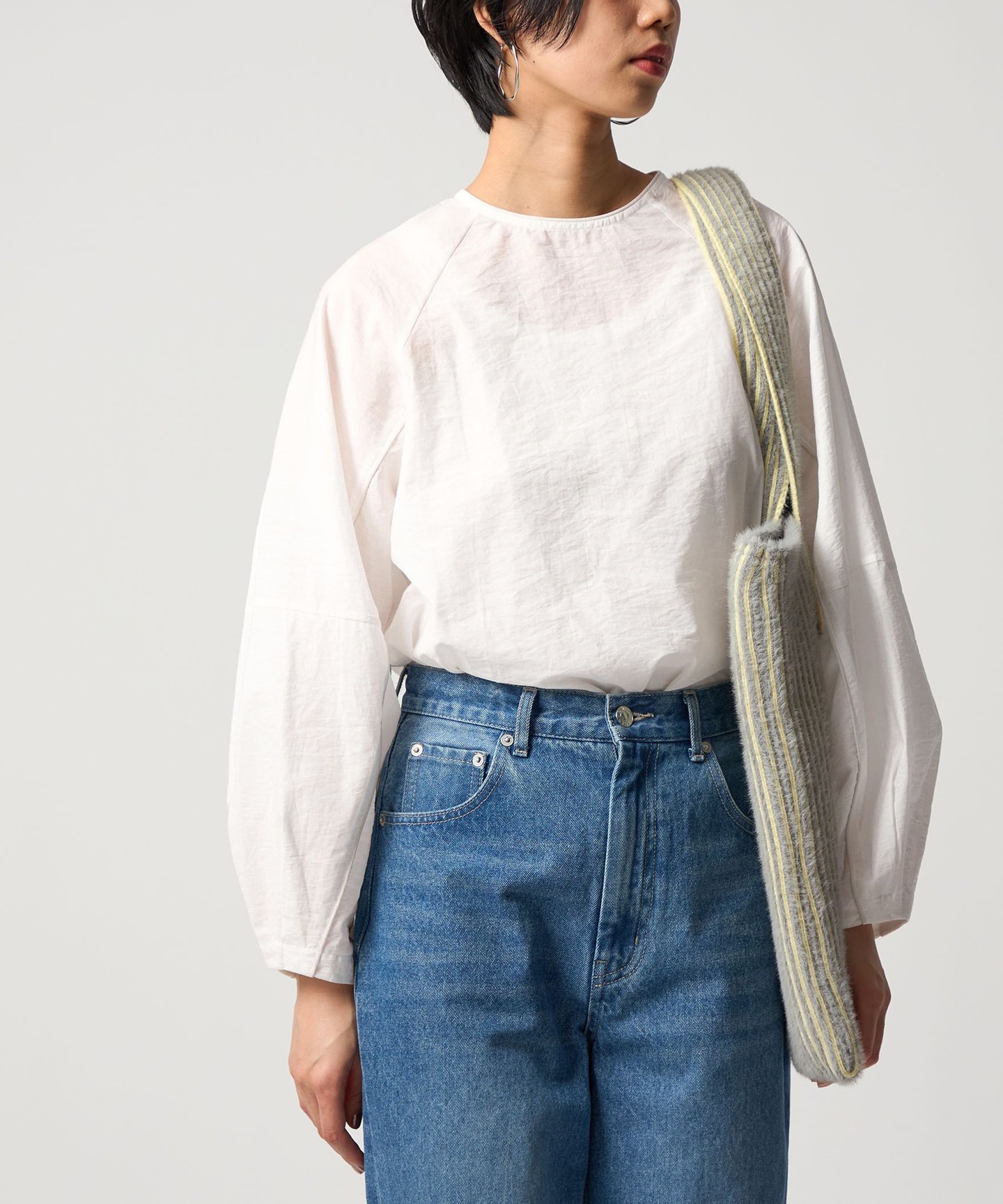 OFF WHITE