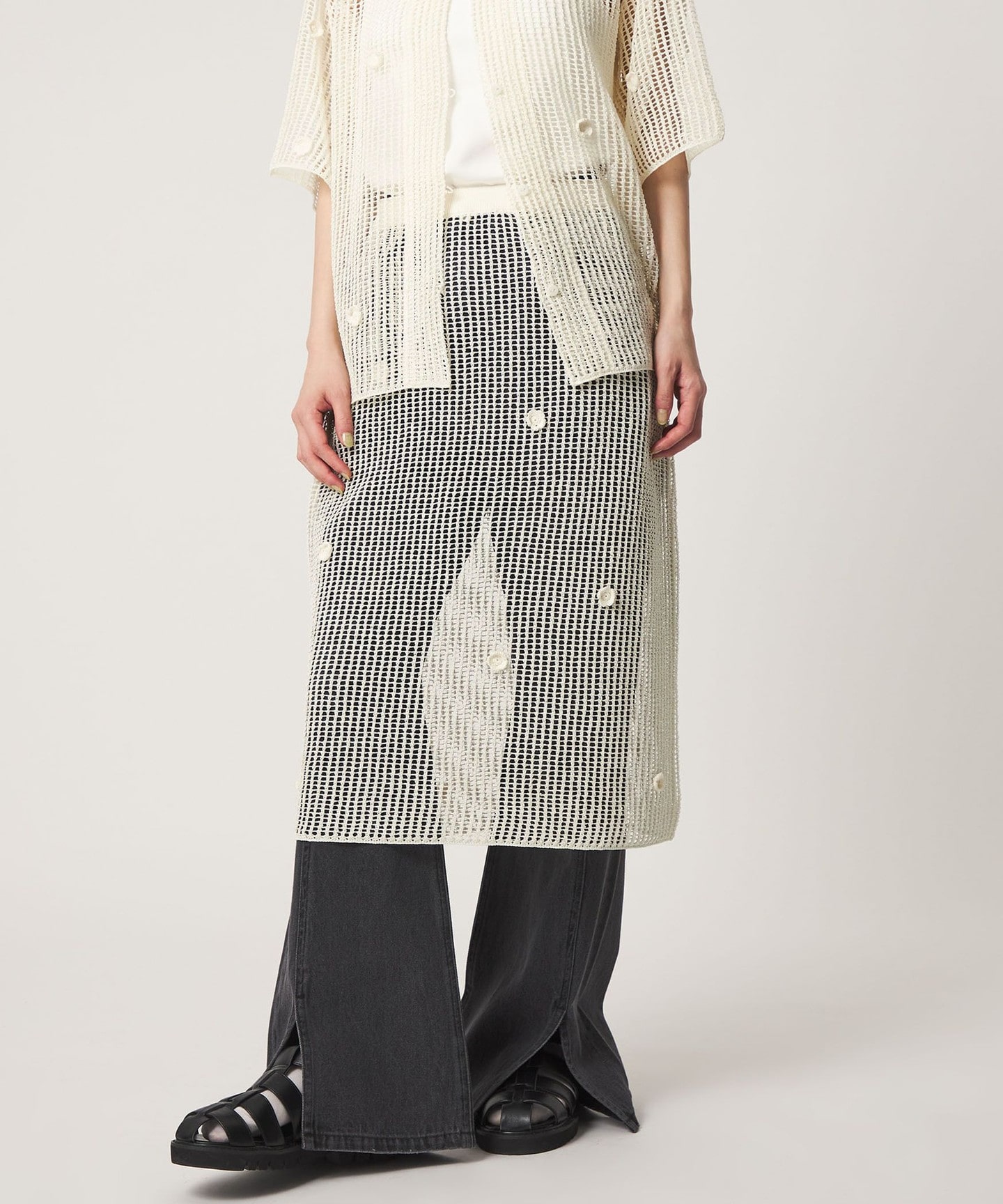OFF WHITE
