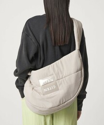 ＜CITEN＞蓬鬆半月肩背包
