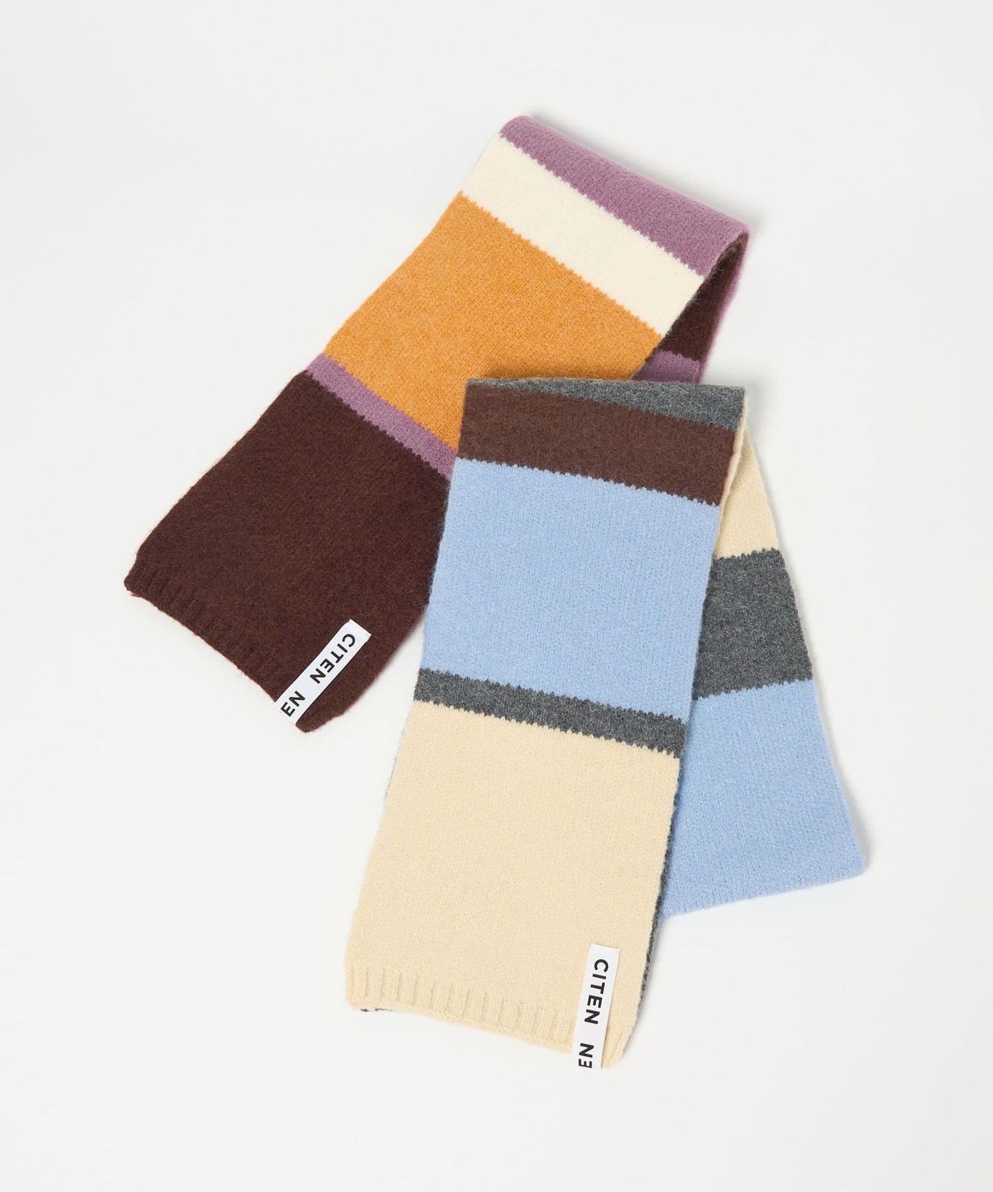 多彩橫條紋圍巾