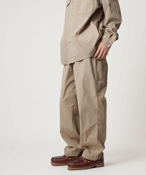 高密度織輕便西裝褲