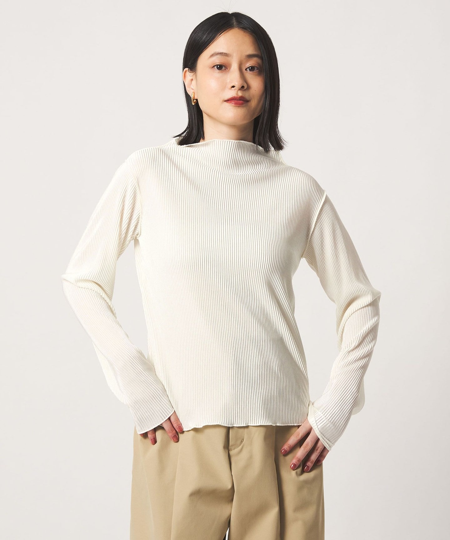 OFF WHITE