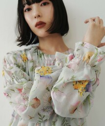 ＜EMMEL REFINES＞花朵縮褶長版上衣