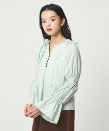 ＜EMMEL REFINES＞ 正面鈕扣袖縮褶罩衫