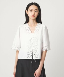 ＜EMMEL REFINES＞ 鏤空設計刺繡短袖罩衫