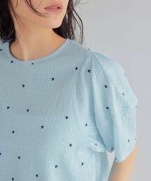＜EMMEL REFINES＞ 愛心刺繡繭型袖罩衫
