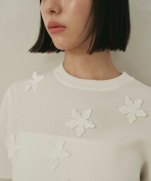 ＜EMMEL REFINES＞ 花朵形狀短袖針織