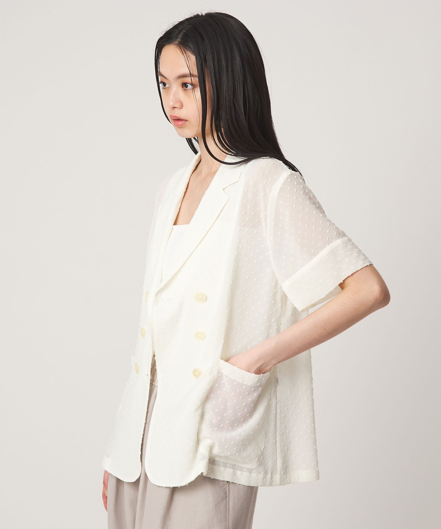 OFF WHITE