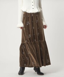＜EMMEL REFINES＞ 天鵝絨刺繡蛋糕層次魚尾裙