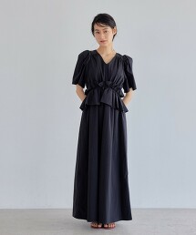 ＜EMMEL REFINES＞ 腰部褶邊泡泡袖洋裝