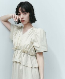 ＜EMMEL REFINES＞ 腰部褶邊泡泡袖洋裝