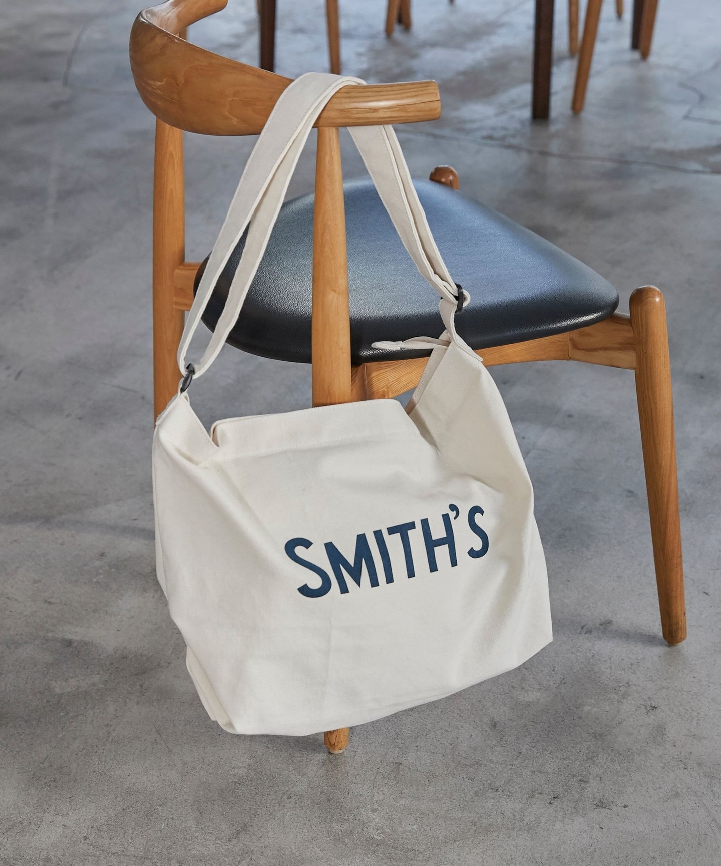 SMITH'S 特別訂製寬版郵差包｜coen｜UNITED ARROWS LTD. 官方購物網站