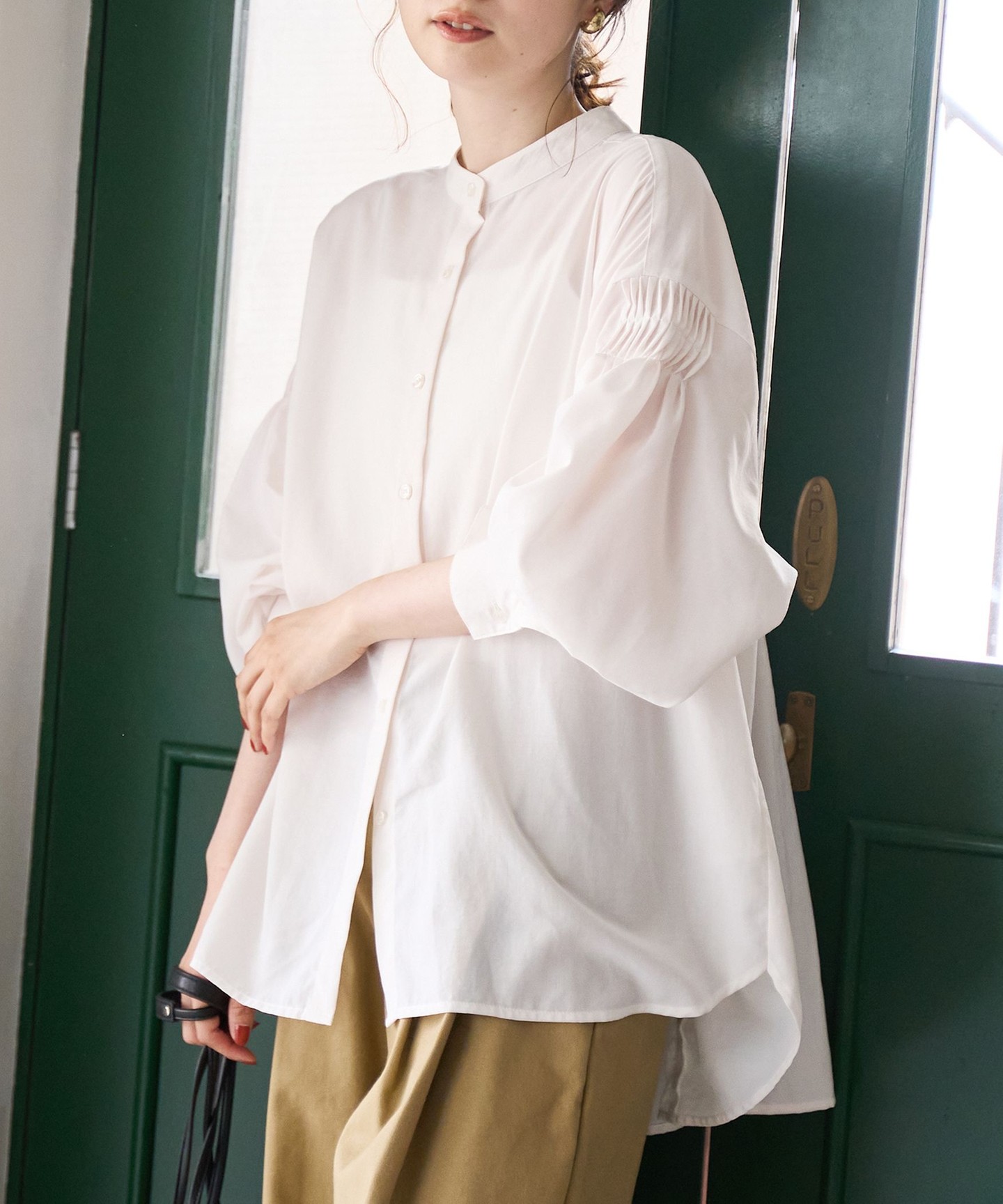 OFF WHITE
