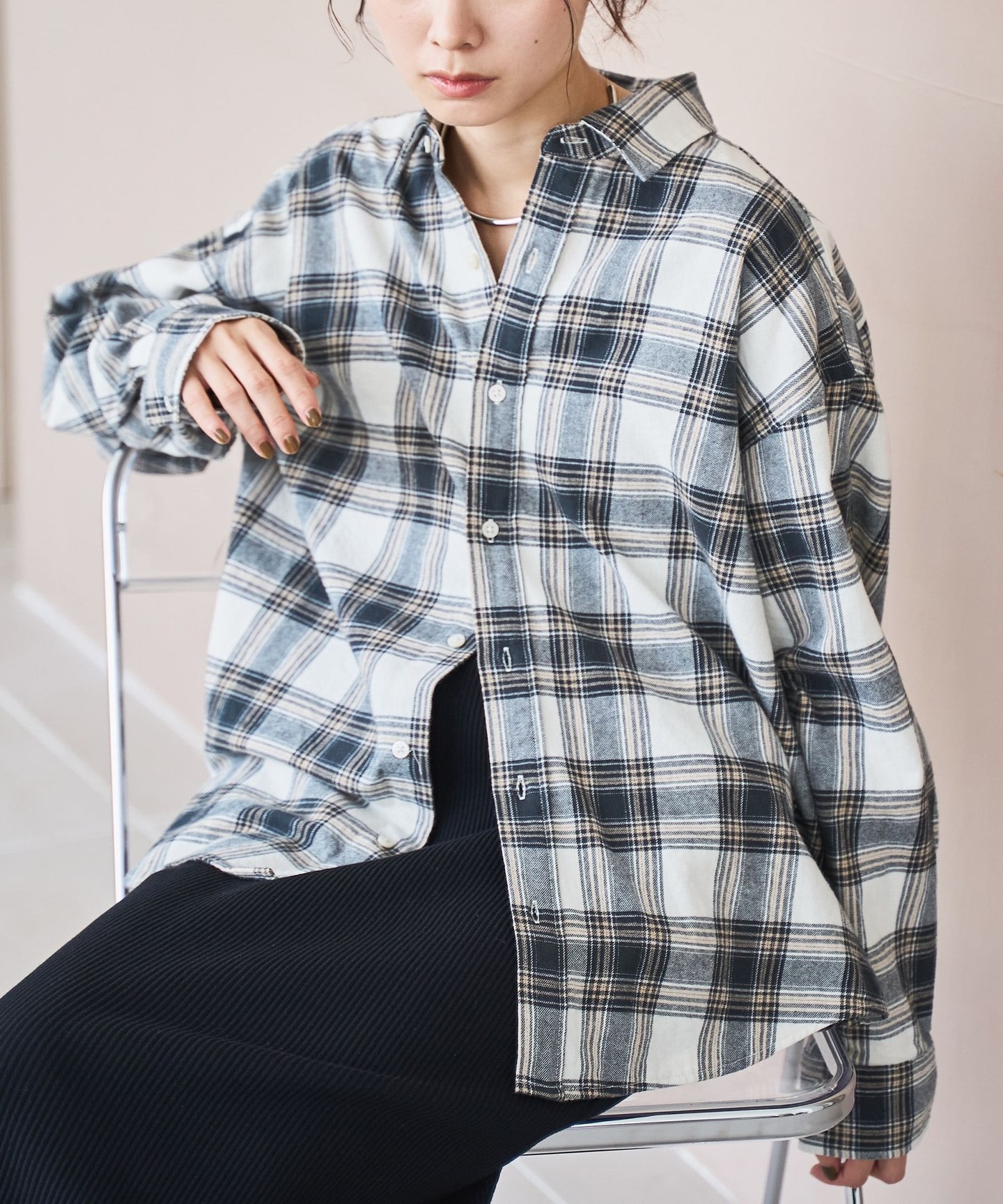 OFF WHITE