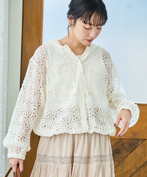 花朵蕾絲連帽襯衫