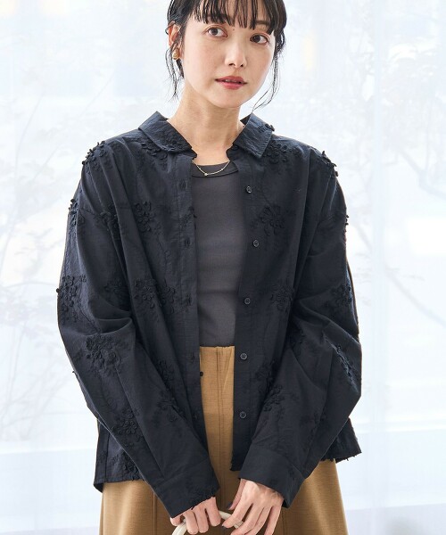 3D花朵刺繡長袖襯衫