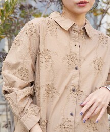 3D花朵刺繡長袖襯衫