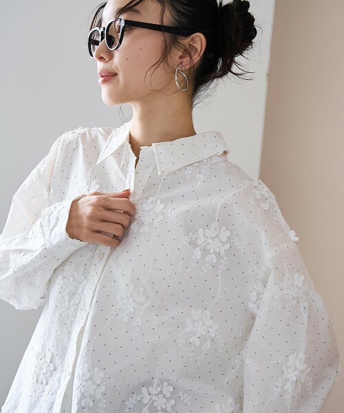 3D花朵刺繡點點長袖襯衫