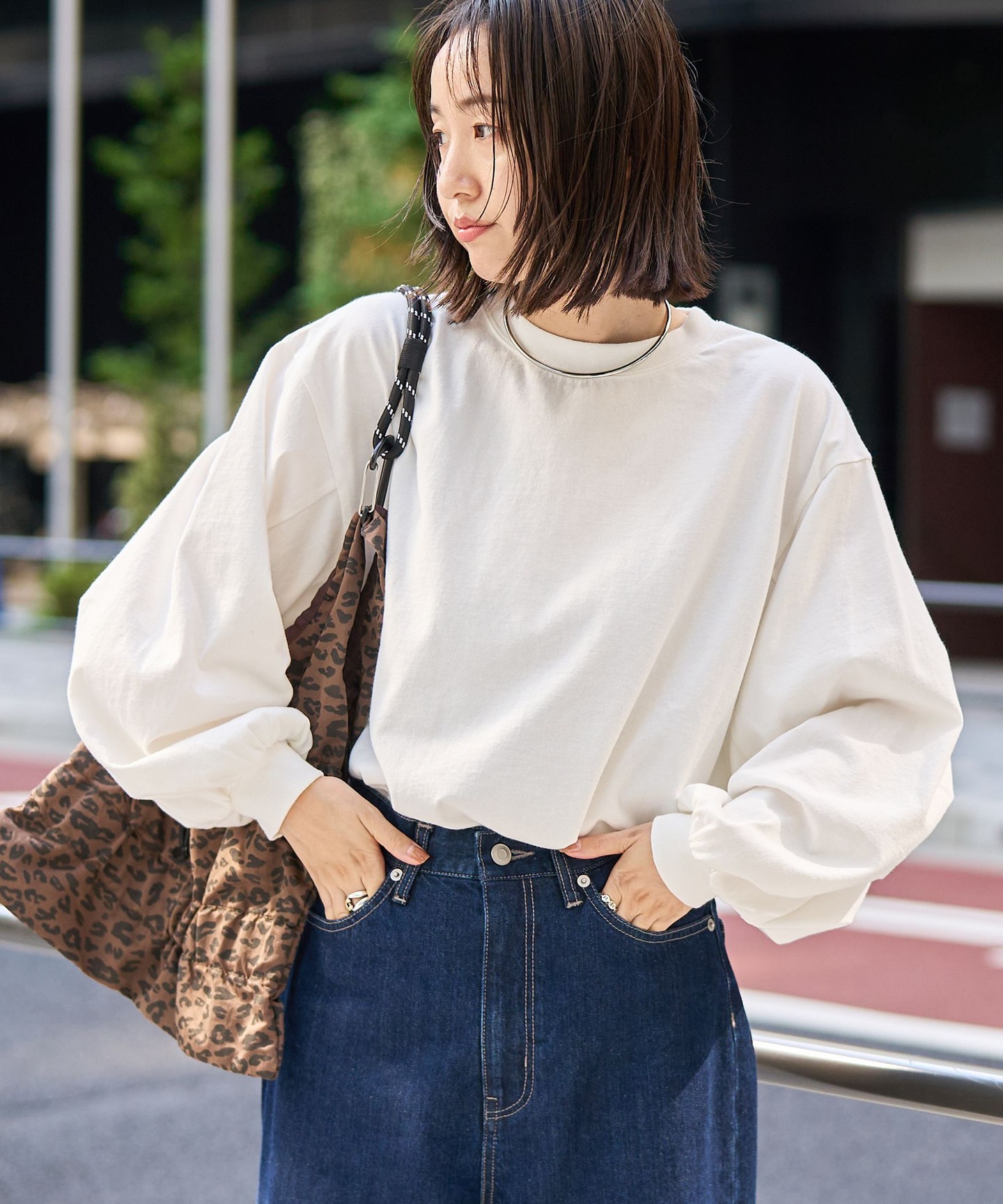 OFF WHITE