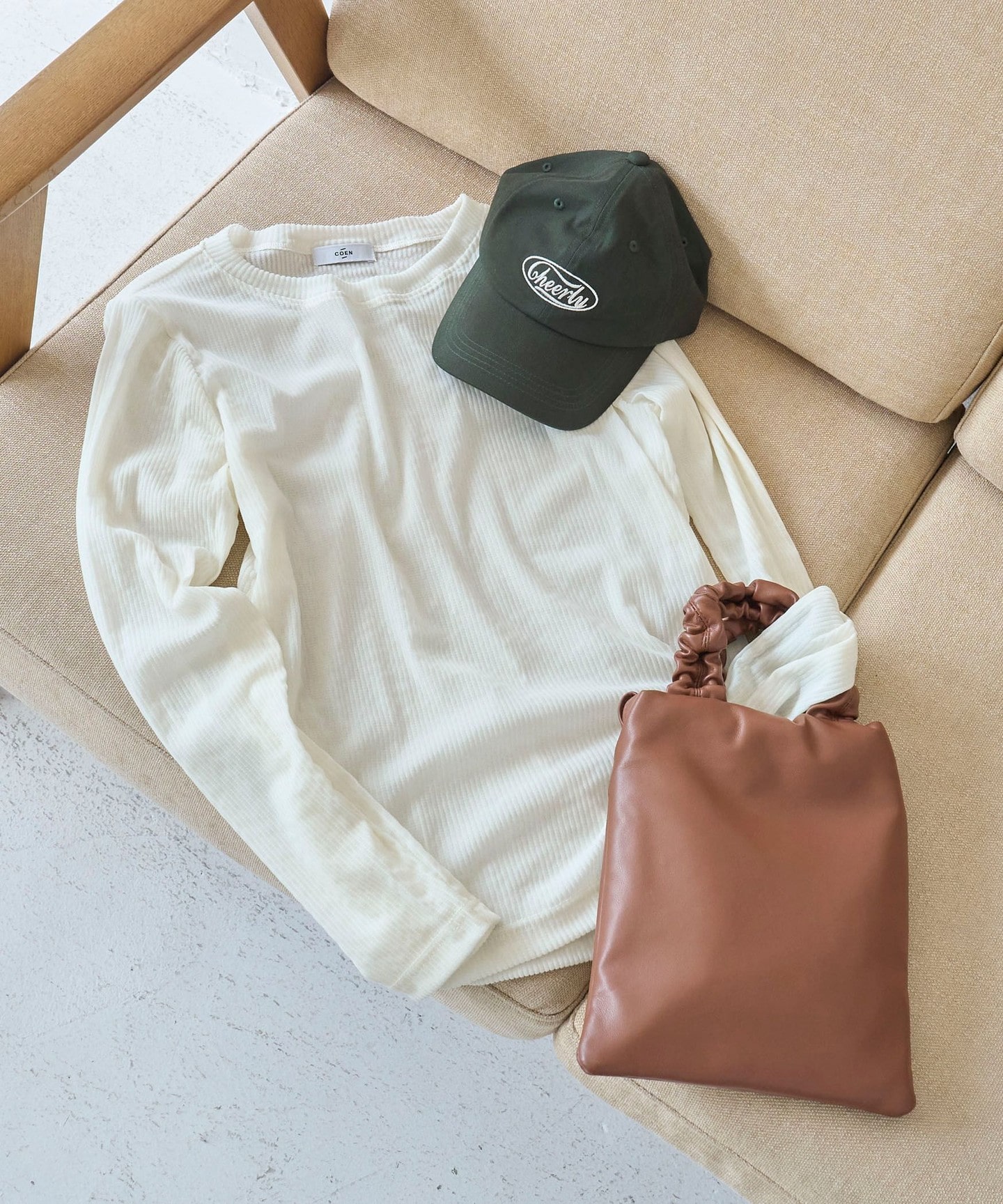 OFF WHITE
