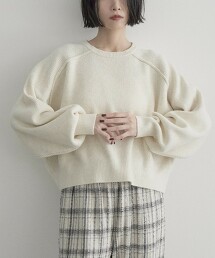 短版空氣感紗線編織圓領針織衫