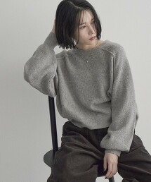 短版空氣感紗線編織圓領針織衫