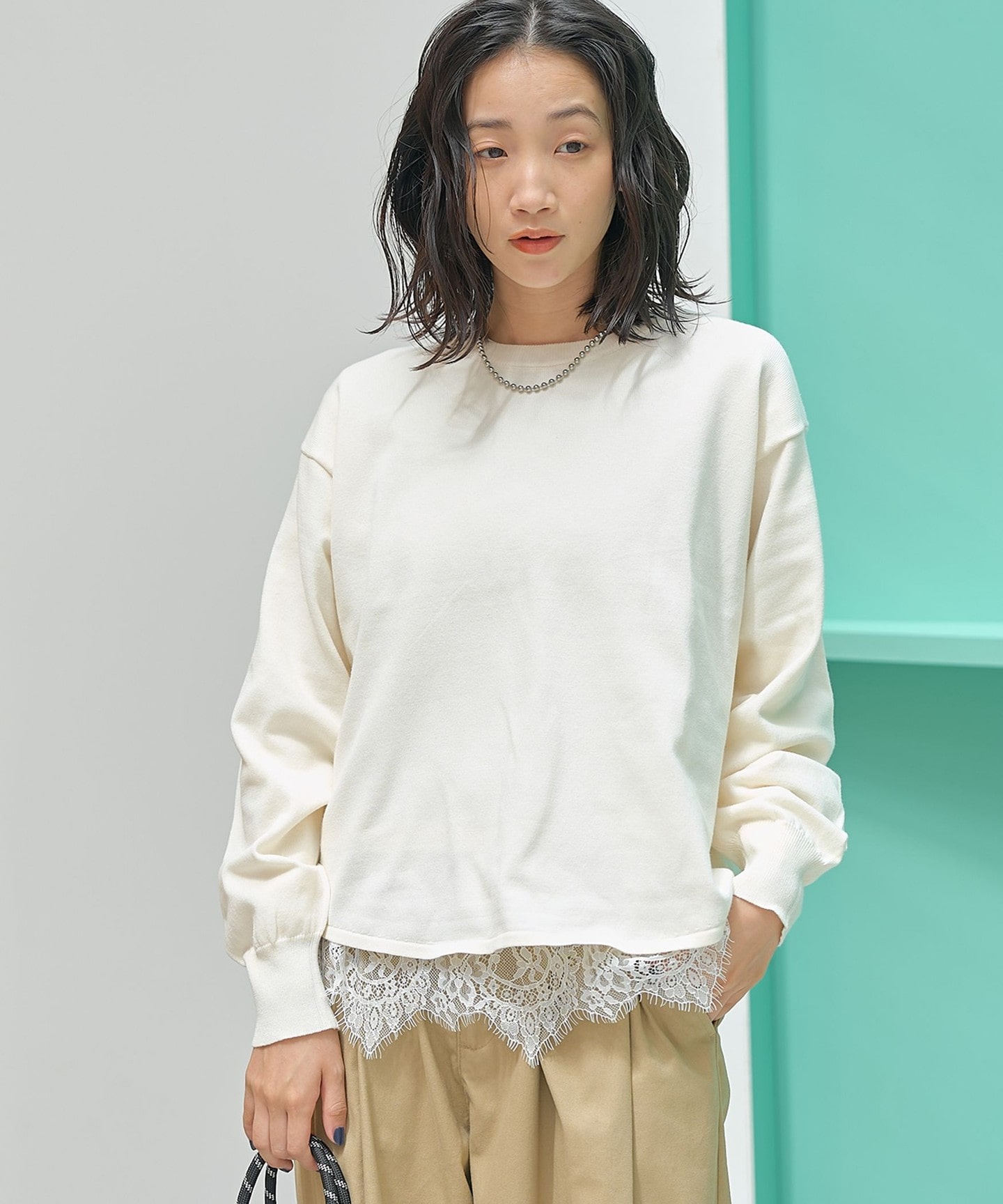 OFF WHITE