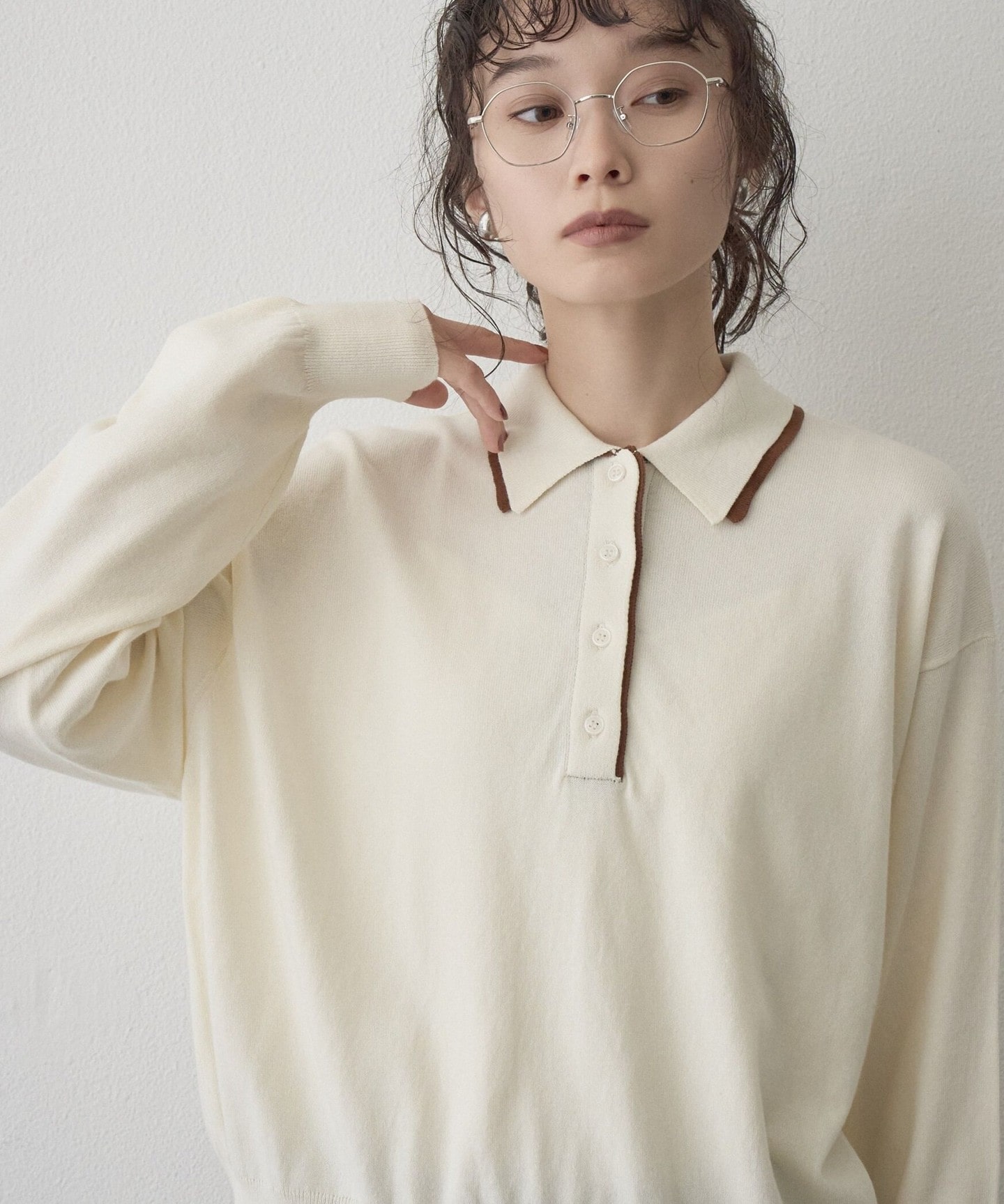 OFF WHITE